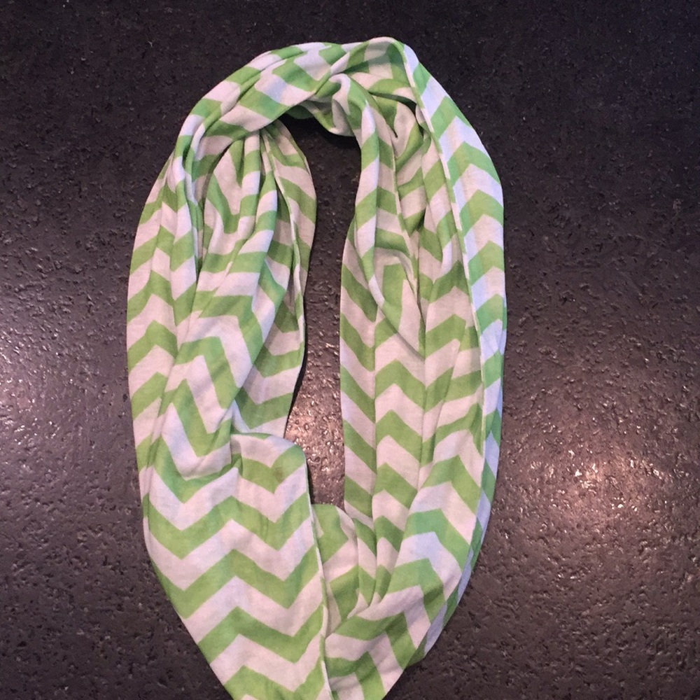 🌸BOGO ALL $10&under! Infinity scarf ✅